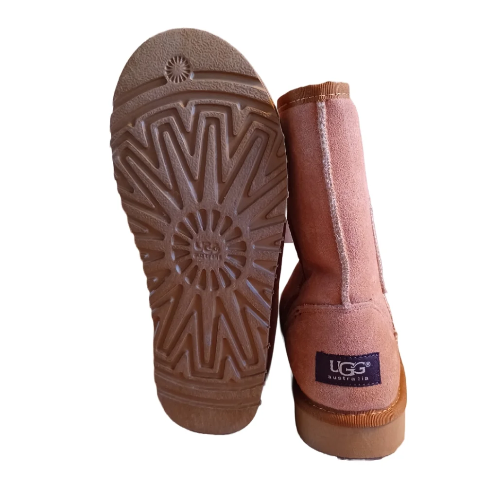 UGG AUSTRALIA CLASSIC SHORT II SUEDE BOOTS SIZE 7